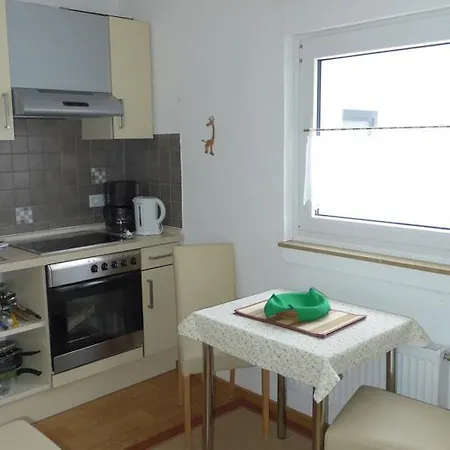 בית הארחה Haus Linden 3*