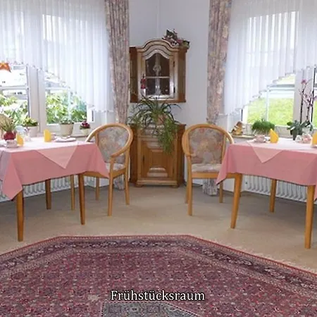 Haus Linden ゲストハウス 3*